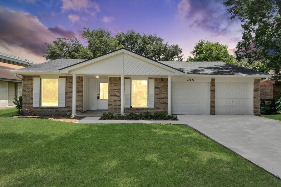 Property photo for 11211 Sageoak Drive, Houston, TX