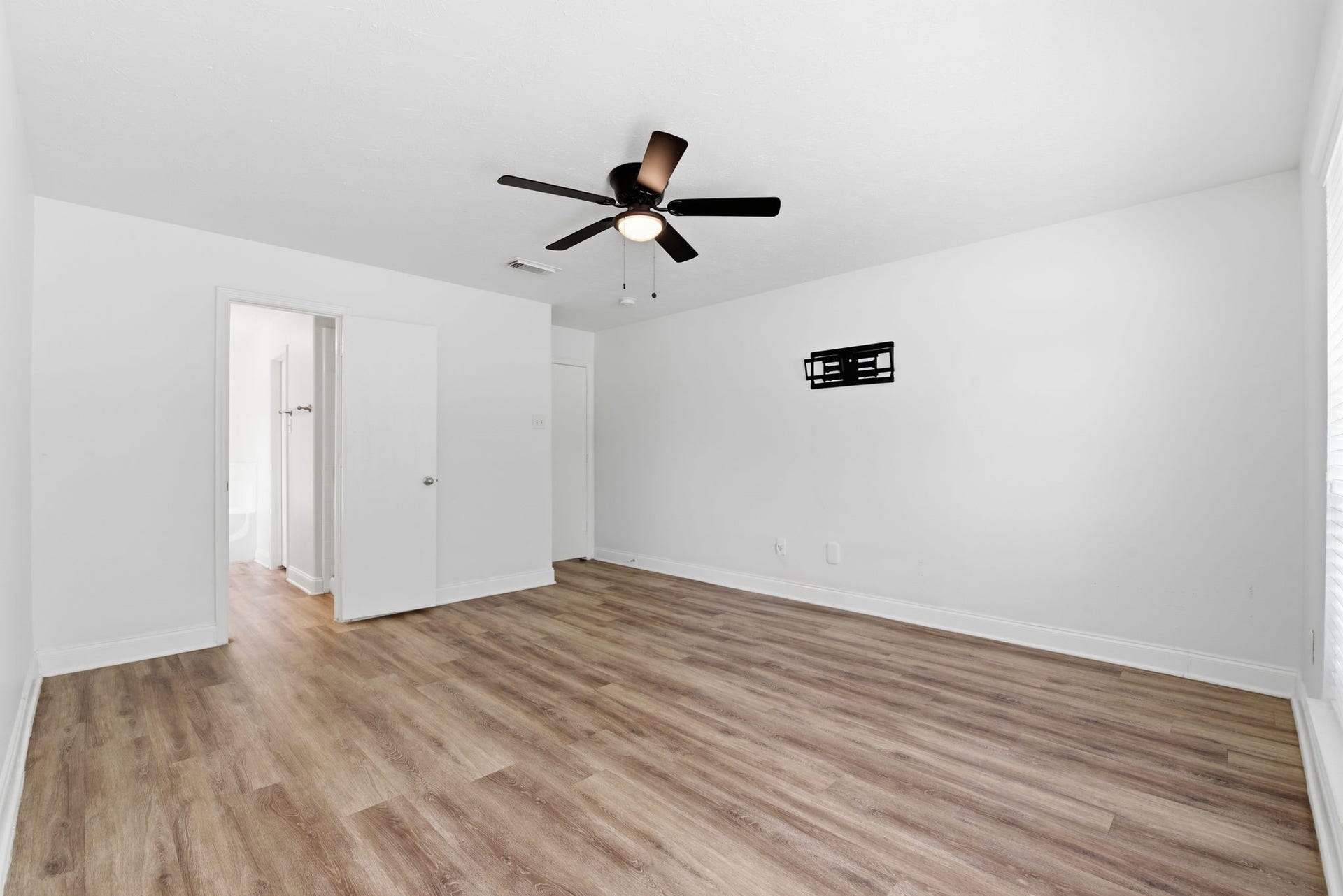 19013 Hammer Lane, Porter, TX 77365 19013 Hammer Lane, Porter, TX 77365