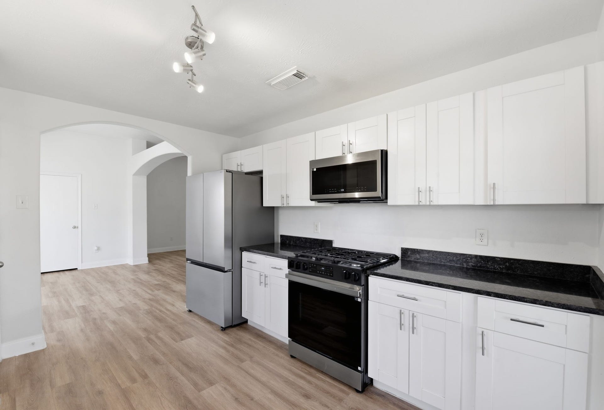 19013 Hammer Lane, Porter, TX 77365 19013 Hammer Lane, Porter, TX 77365