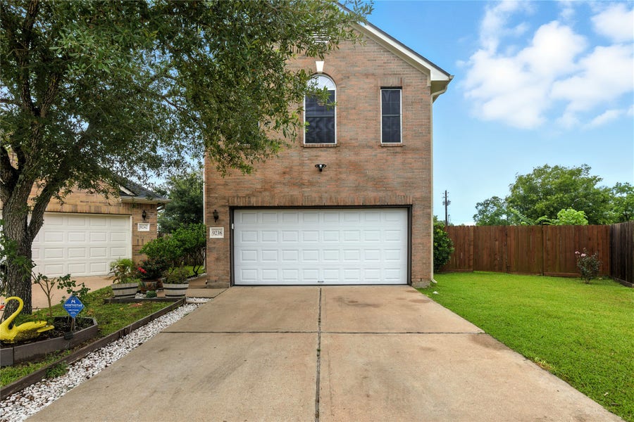 Property photo for 9238 Quercus Circle, Houston, TX