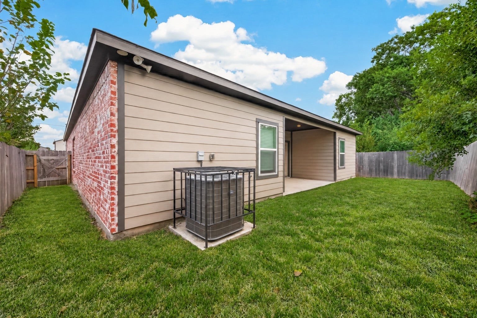 4509 Davenport Street, Houston, TX 77051 4509 Davenport Street, Houston, TX 77051