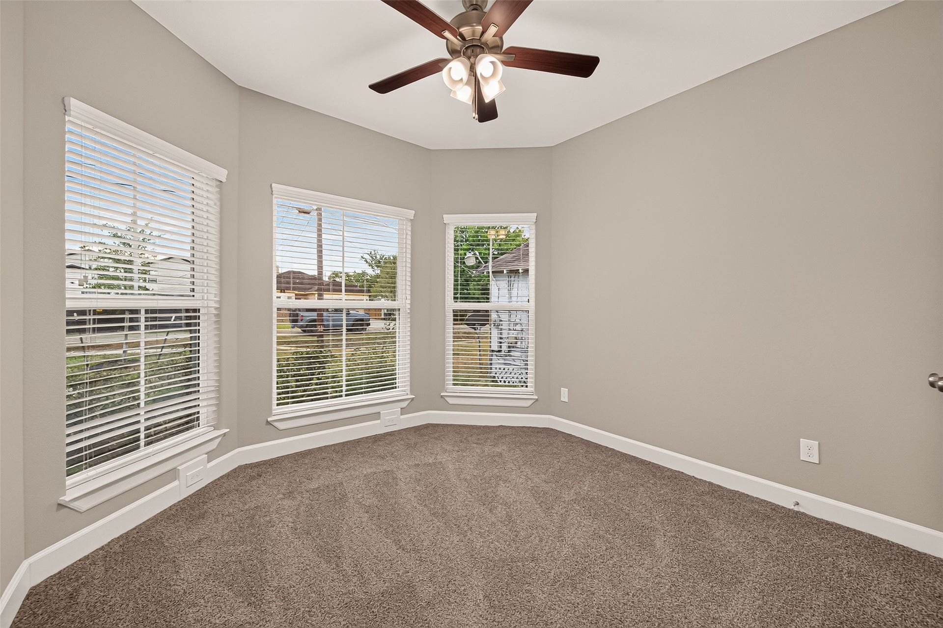 4509 Davenport Street, Houston, TX 77051 4509 Davenport Street, Houston, TX 77051