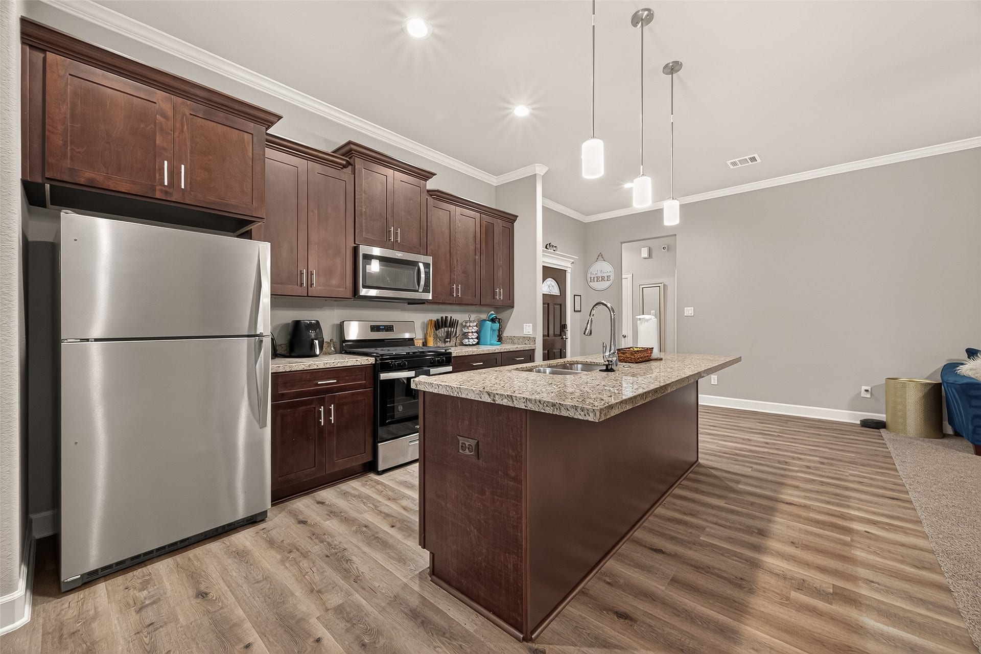 4509 Davenport Street, Houston, TX 77051 4509 Davenport Street, Houston, TX 77051