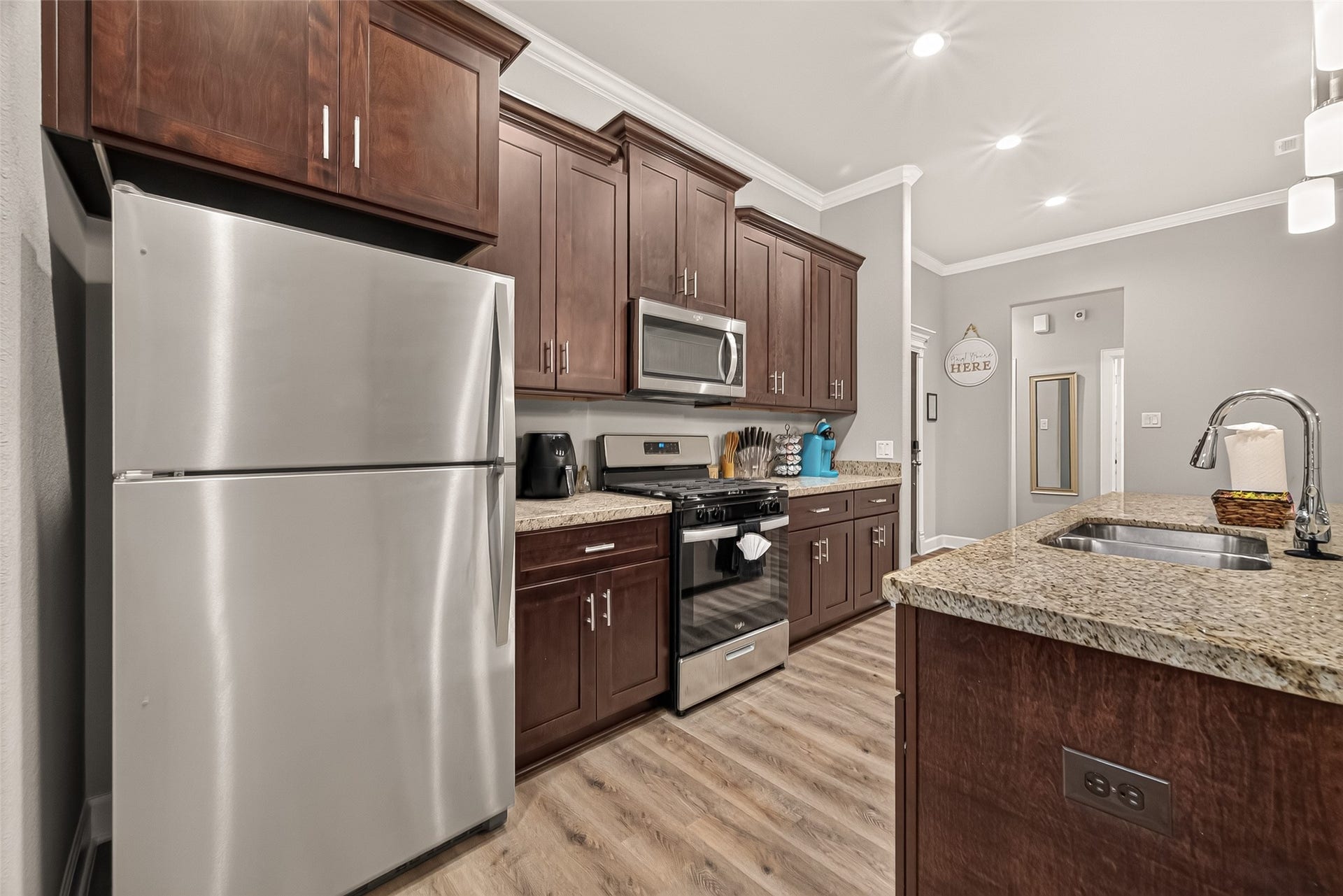 4509 Davenport Street, Houston, TX 77051 4509 Davenport Street, Houston, TX 77051