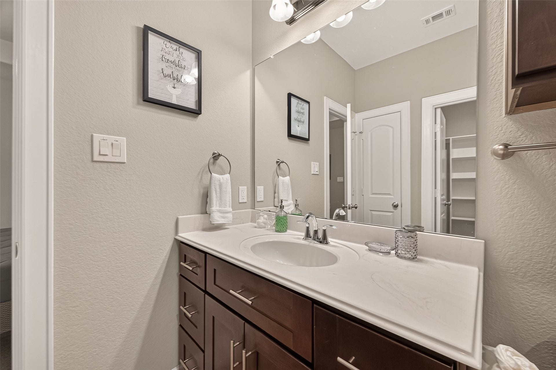 4509 Davenport Street, Houston, TX 77051 4509 Davenport Street, Houston, TX 77051