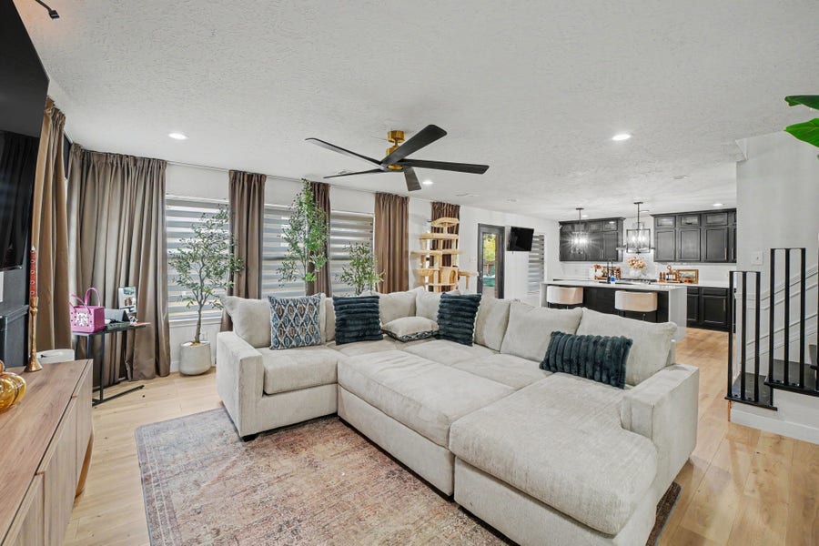 Property photo for 4107 Deerbriar, Houston, TX
