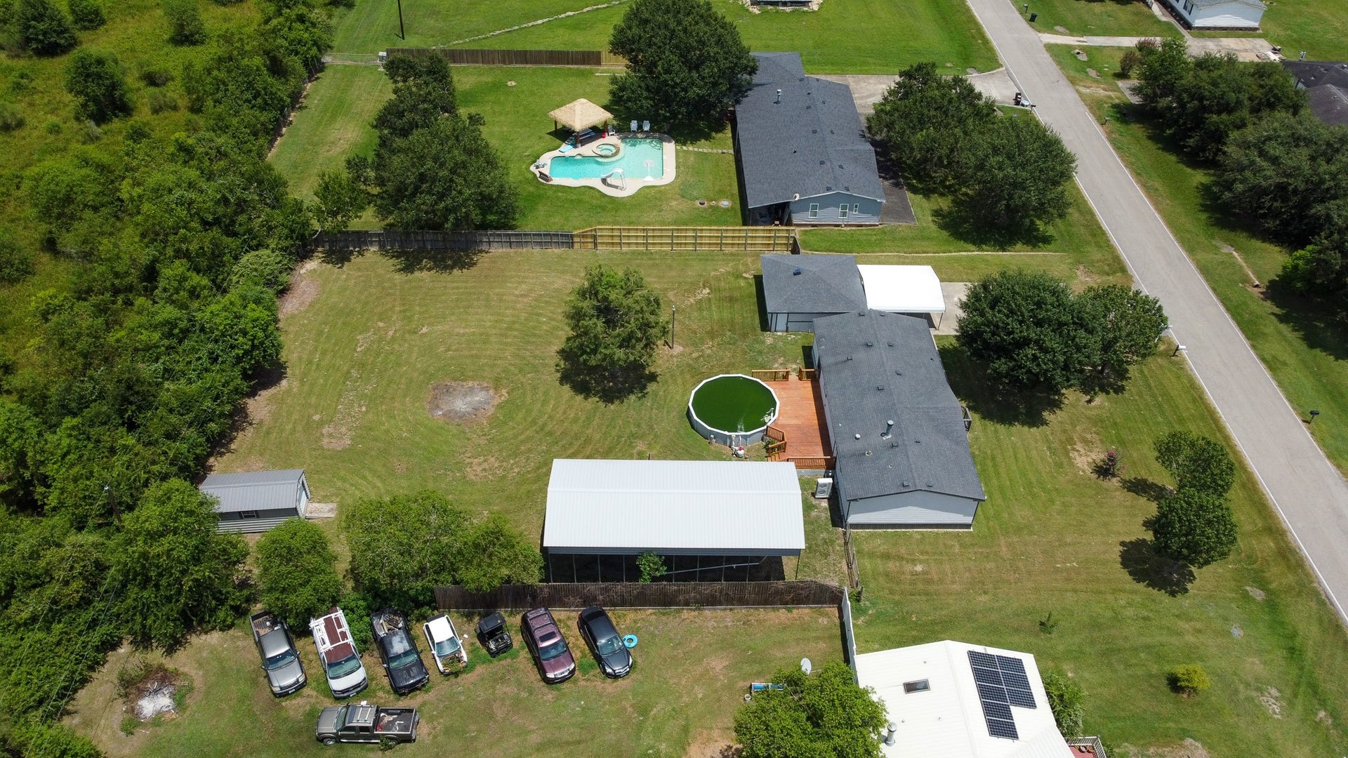 10023 S Country Drive, Alvin, TX 77511
