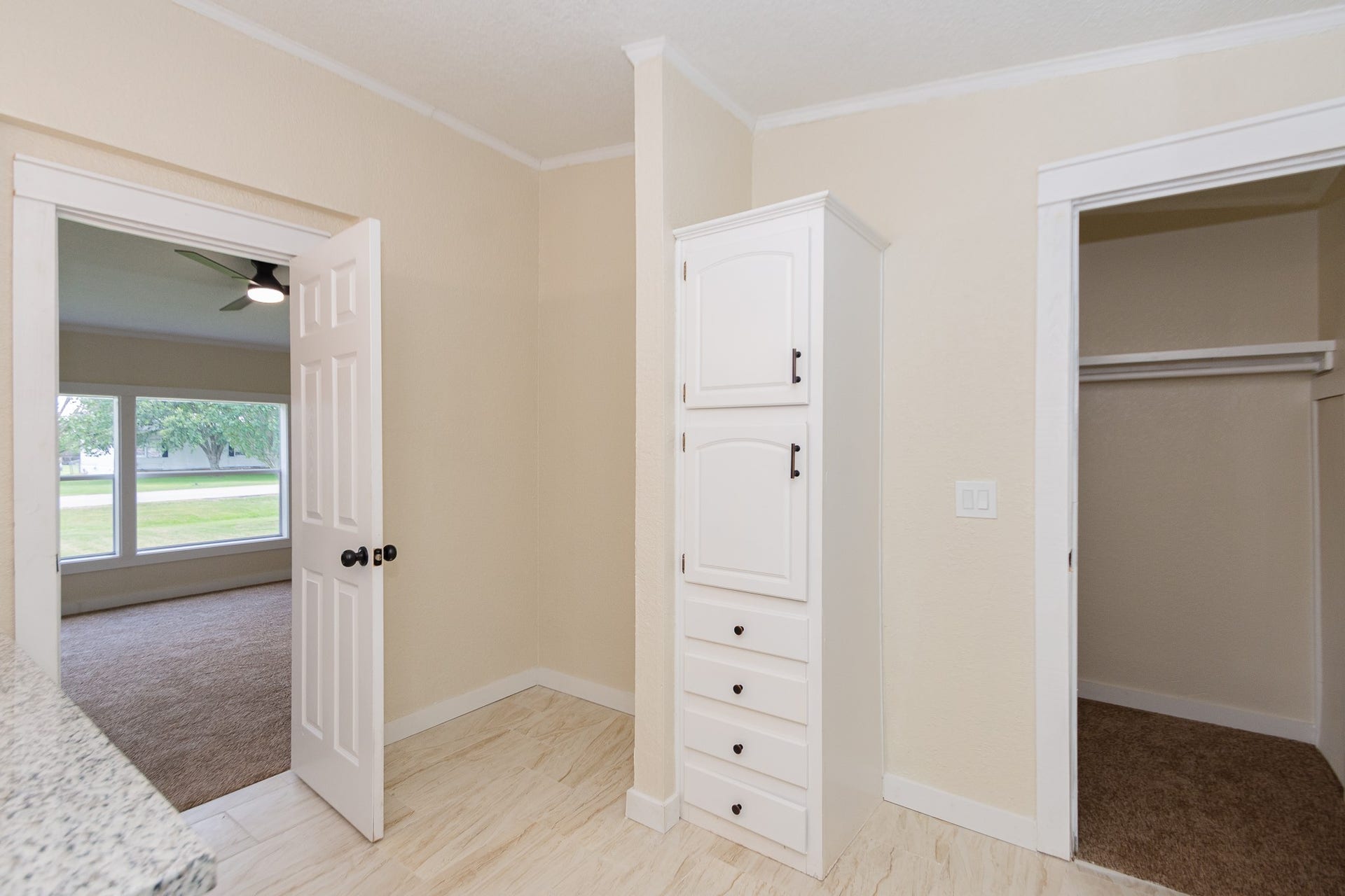 10023 S Country Drive, Alvin, TX 77511
