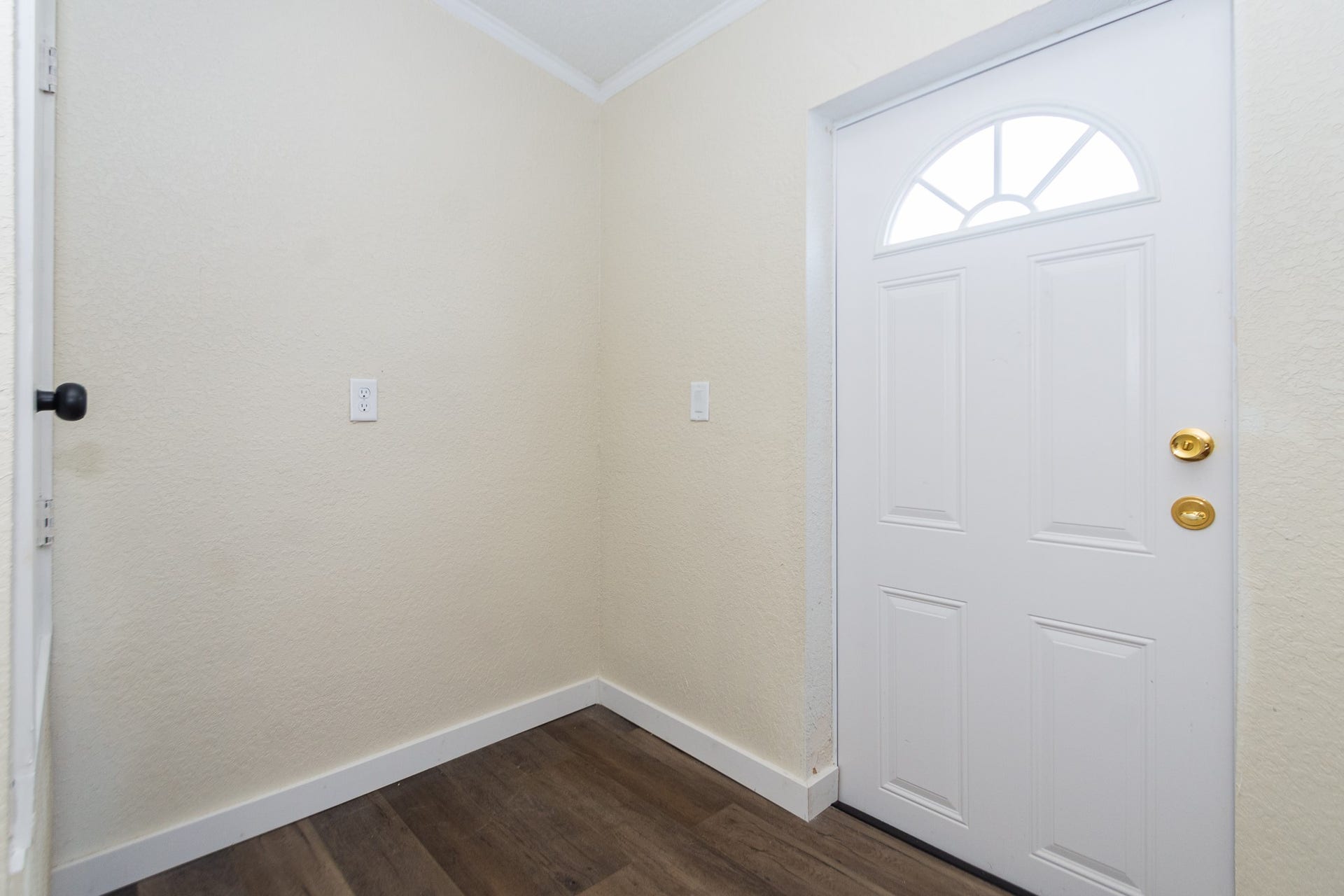 10023 S Country Drive, Alvin, TX 77511