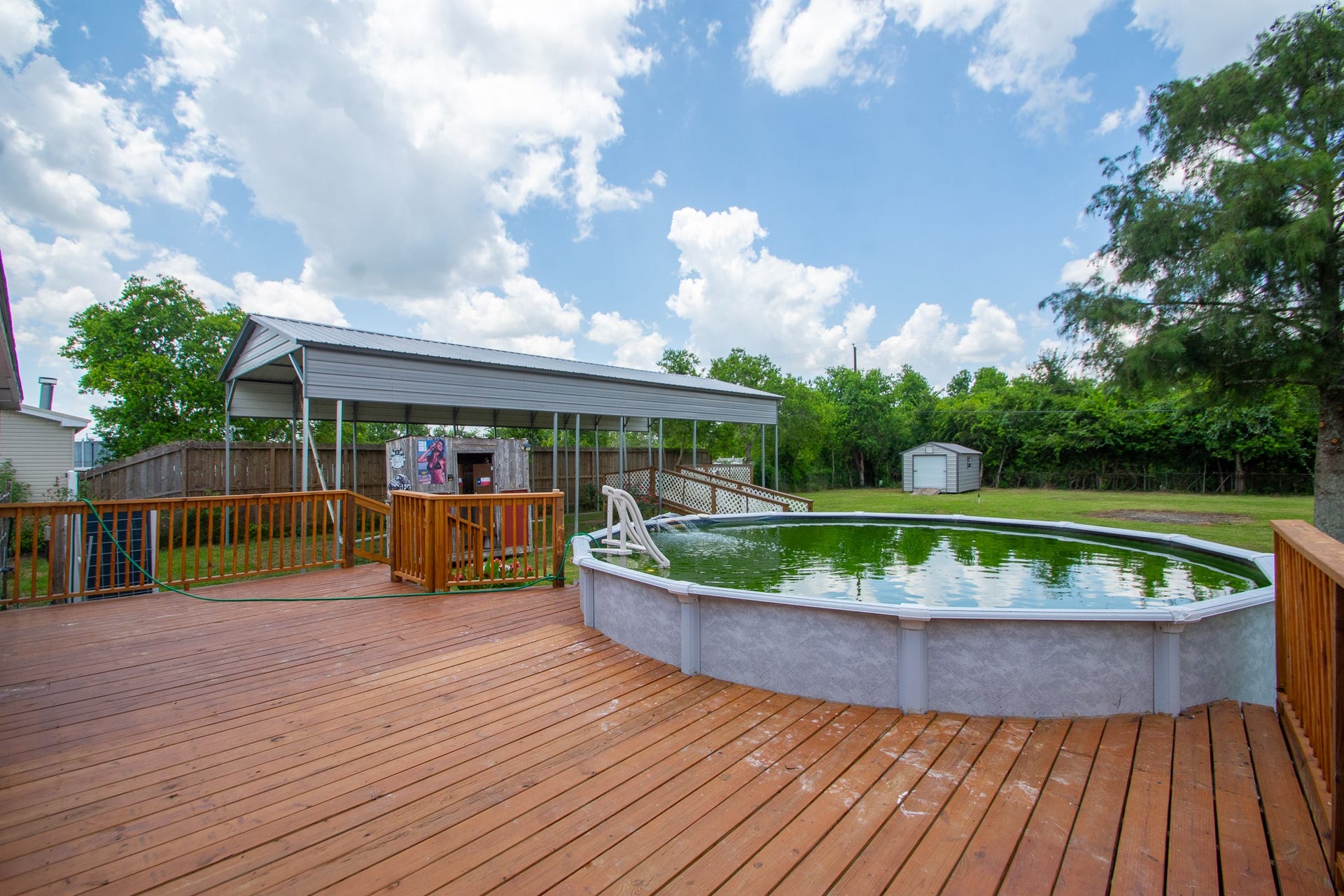10023 S Country Drive, Alvin, TX 77511