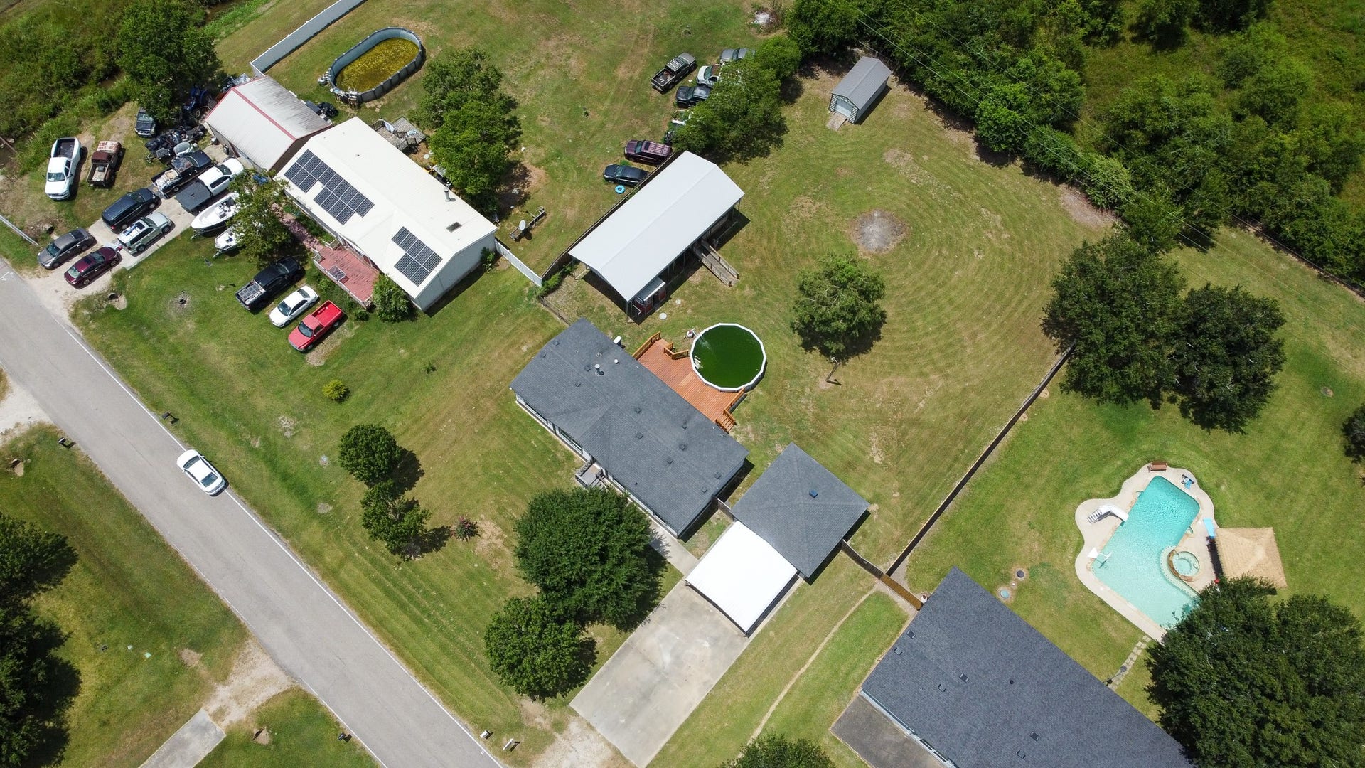 10023 S Country Drive, Alvin, TX 77511