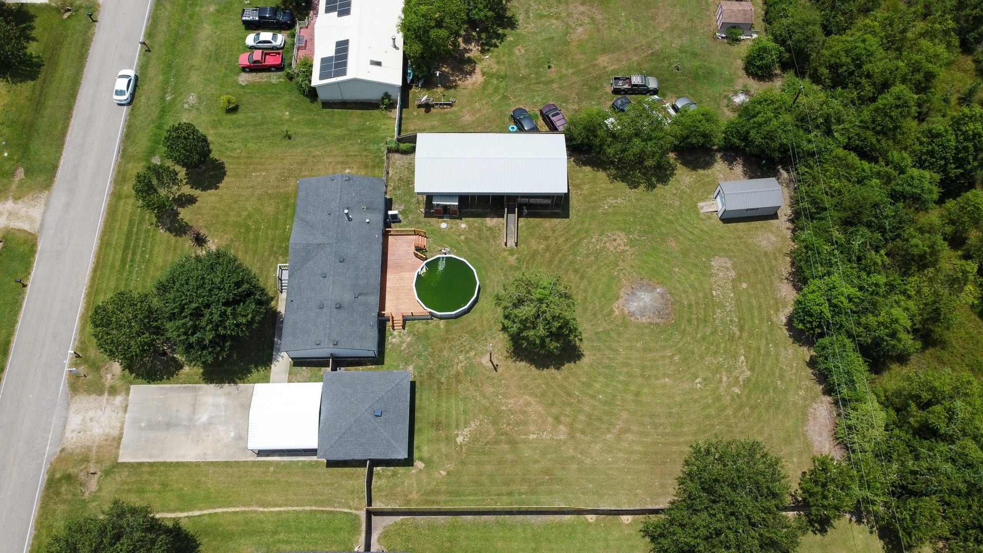 10023 S Country Drive, Alvin, TX 77511