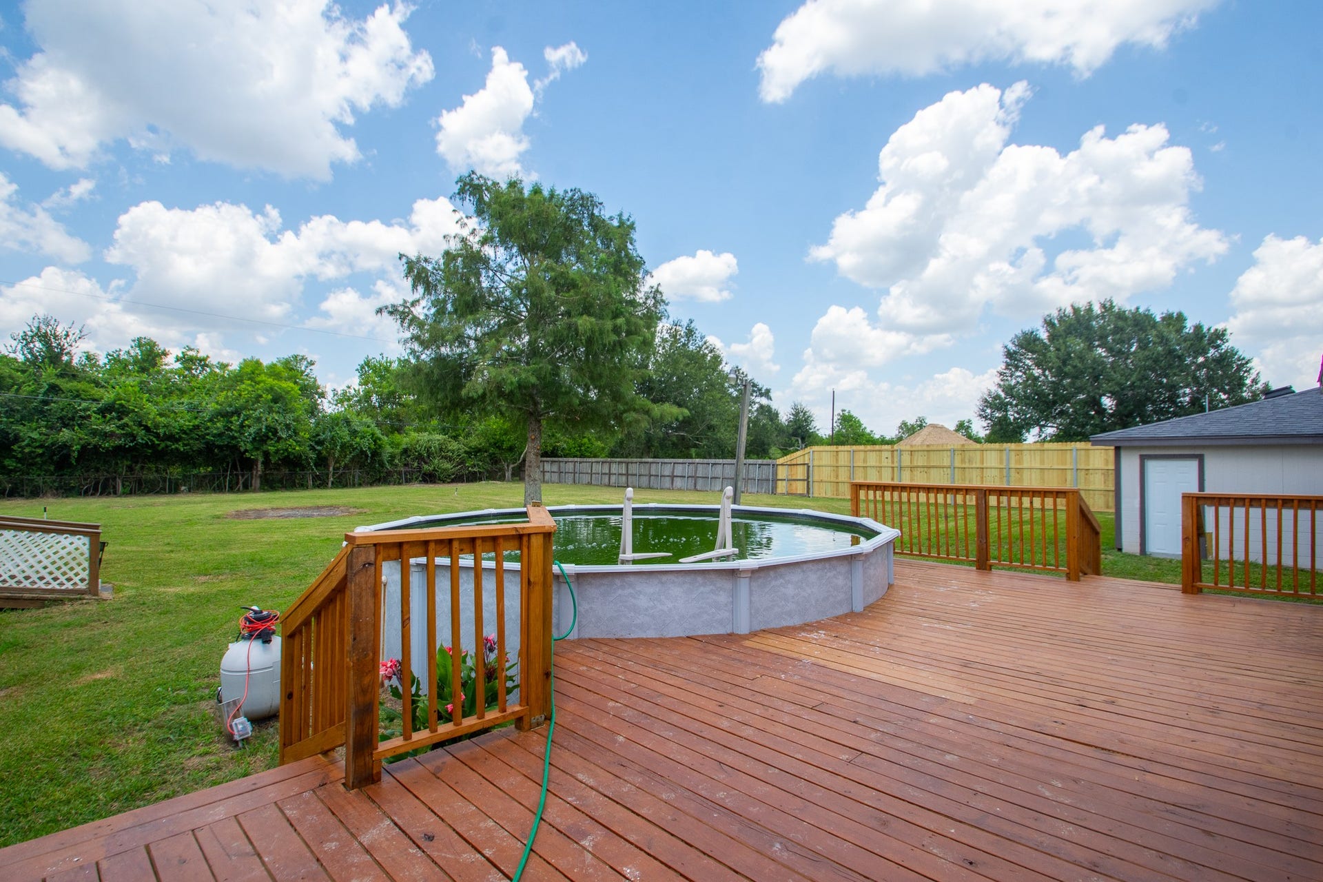 10023 S Country Drive, Alvin, TX 77511