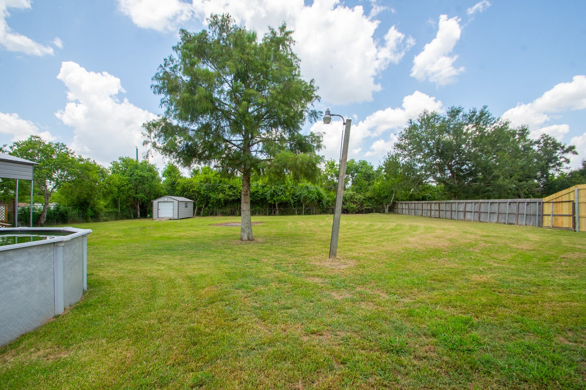 10023 S Country Drive, Alvin, TX 77511