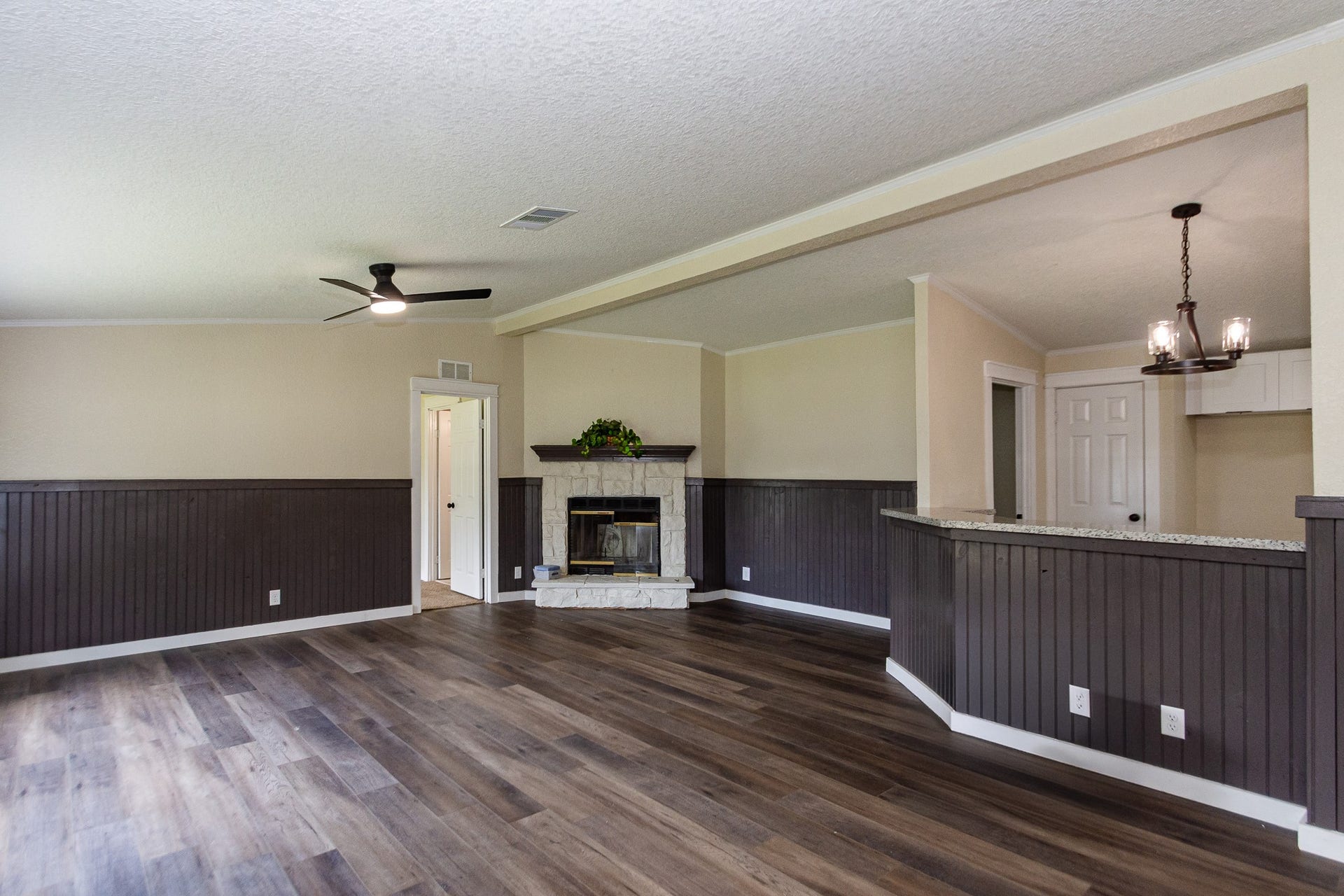 10023 S Country Drive, Alvin, TX 77511