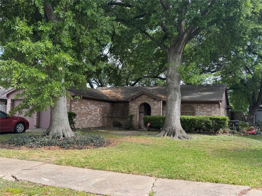 Property photo for 12414 Pine Knoll Dr, Houston, TX