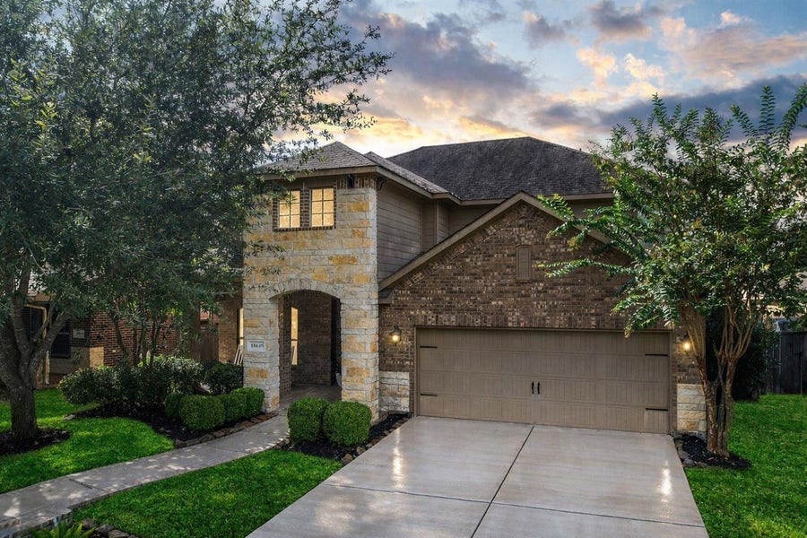 Property photo for 18835 Cove Pointe Drive, Cypress, TX