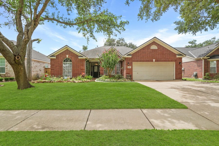 Property photo for 1207 Wildewood Court, Sugar Land, TX