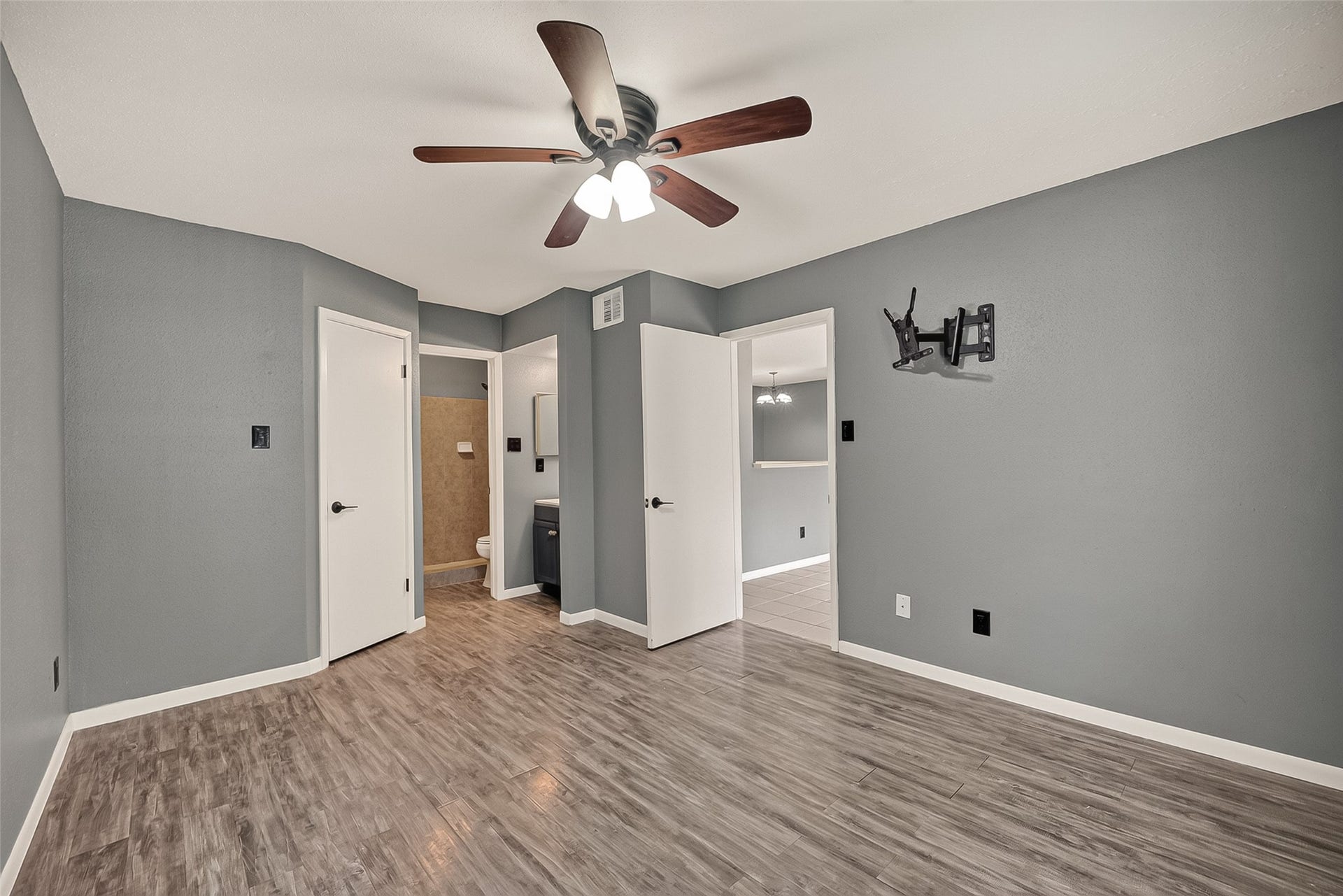 18800 Egret Bay Blvd Boulevard, #503, Webster, TX 77058 18800 Egret Bay Blvd Boulevard, #503, Webster, TX 77058