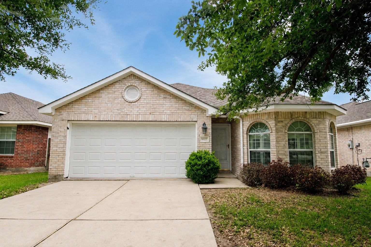 5727 Rose Rock Canyon Drive, Richmond, TX 77469 Welcome to 5727 Rose Rock Canyon Dr!