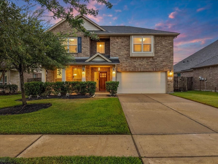 Property photo for 18111 Russett Green Drive, Tomball, TX