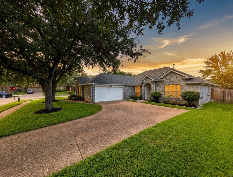 Property photo for 9618 Meadowchase Court, Houston, TX