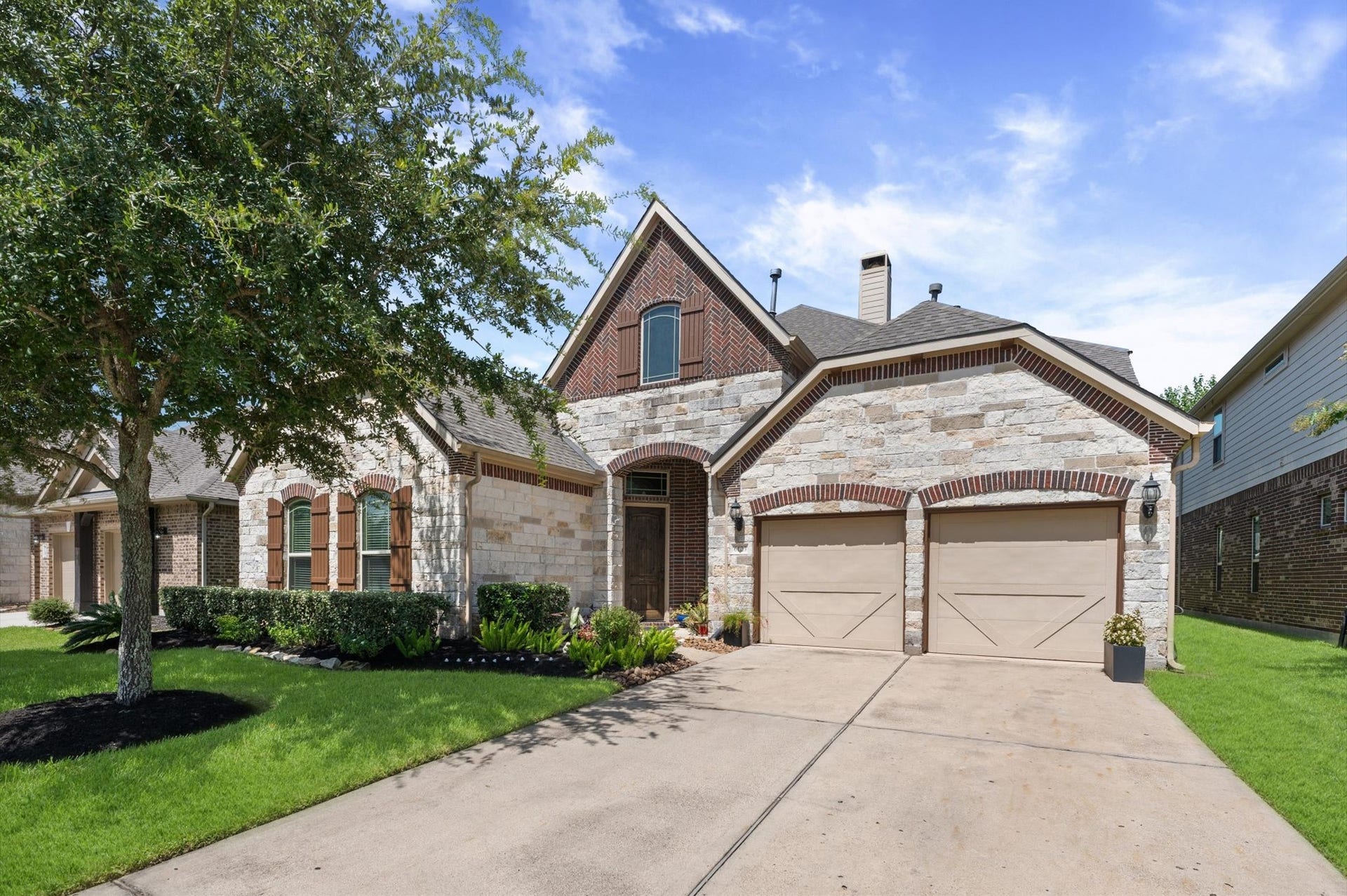 6123 Norwood Mills Court, League City, TX 77573 Welcome Home to Beautiful Westover Park !
