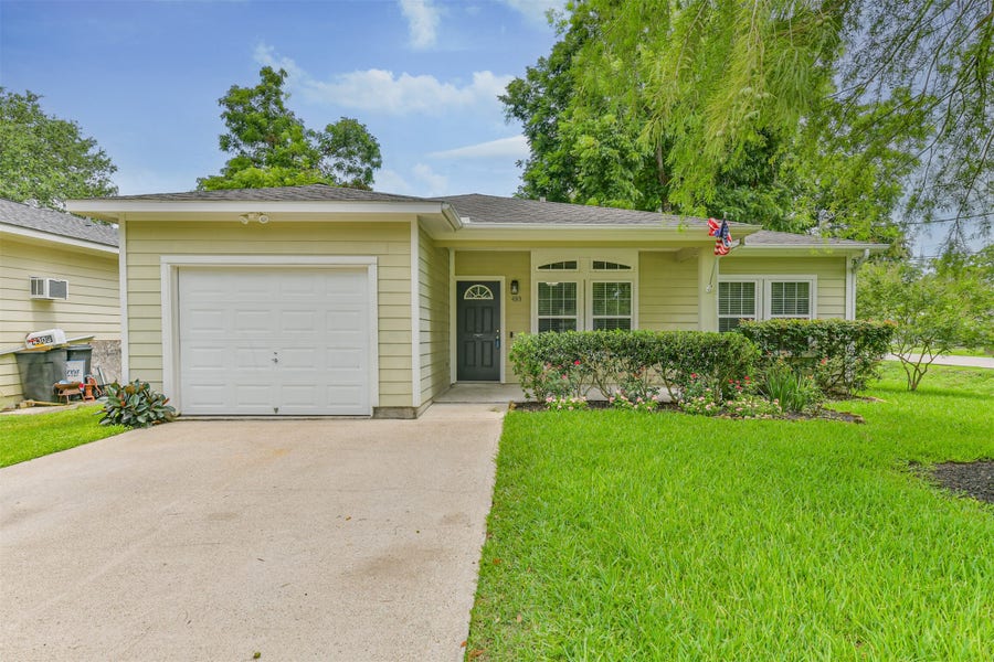 Property photo for 4313 38th Street, Dickinson, TX