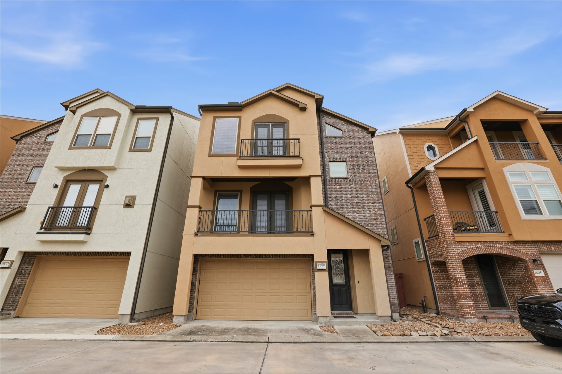 11017 Upland Forest Drive, Houston, TX 77043 11017 Upland Forest Drive, Houston, TX 77043