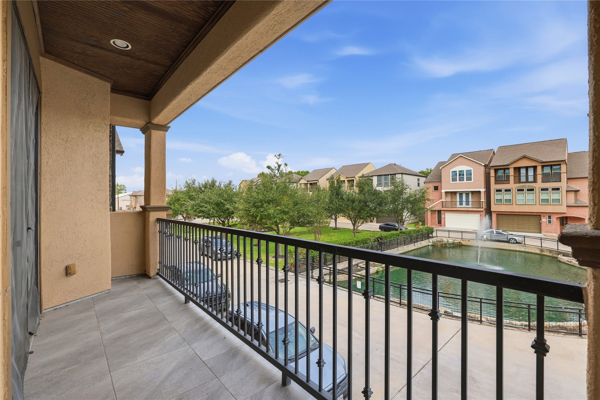 11017 Upland Forest Drive, Houston, TX 77043 Balcony