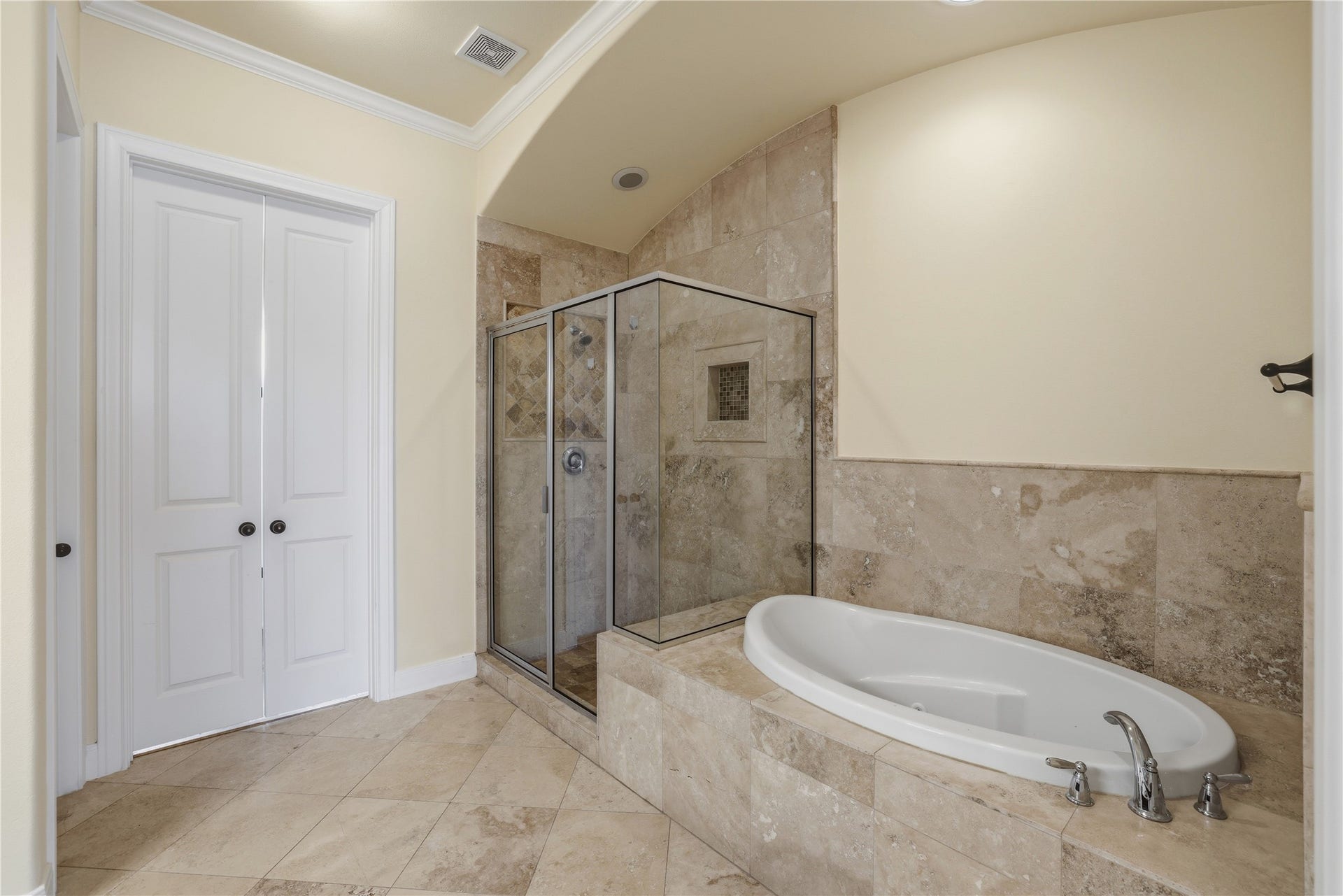11017 Upland Forest Drive, Houston, TX 77043 Primary Ensuite Bathroom