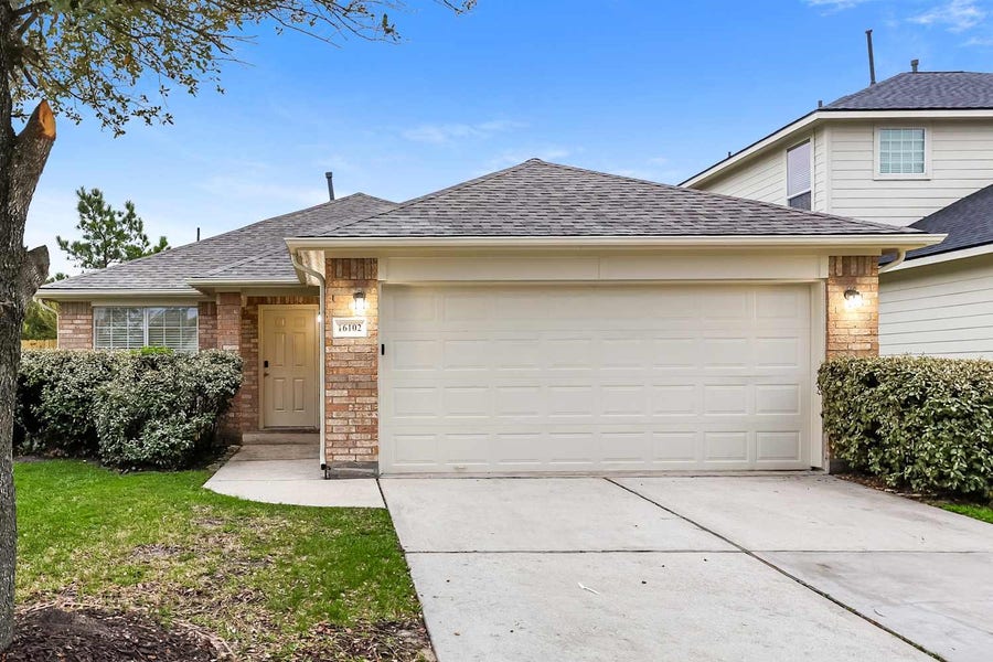 Property photo for 16102 Majestic Glen Lane, Houston, TX