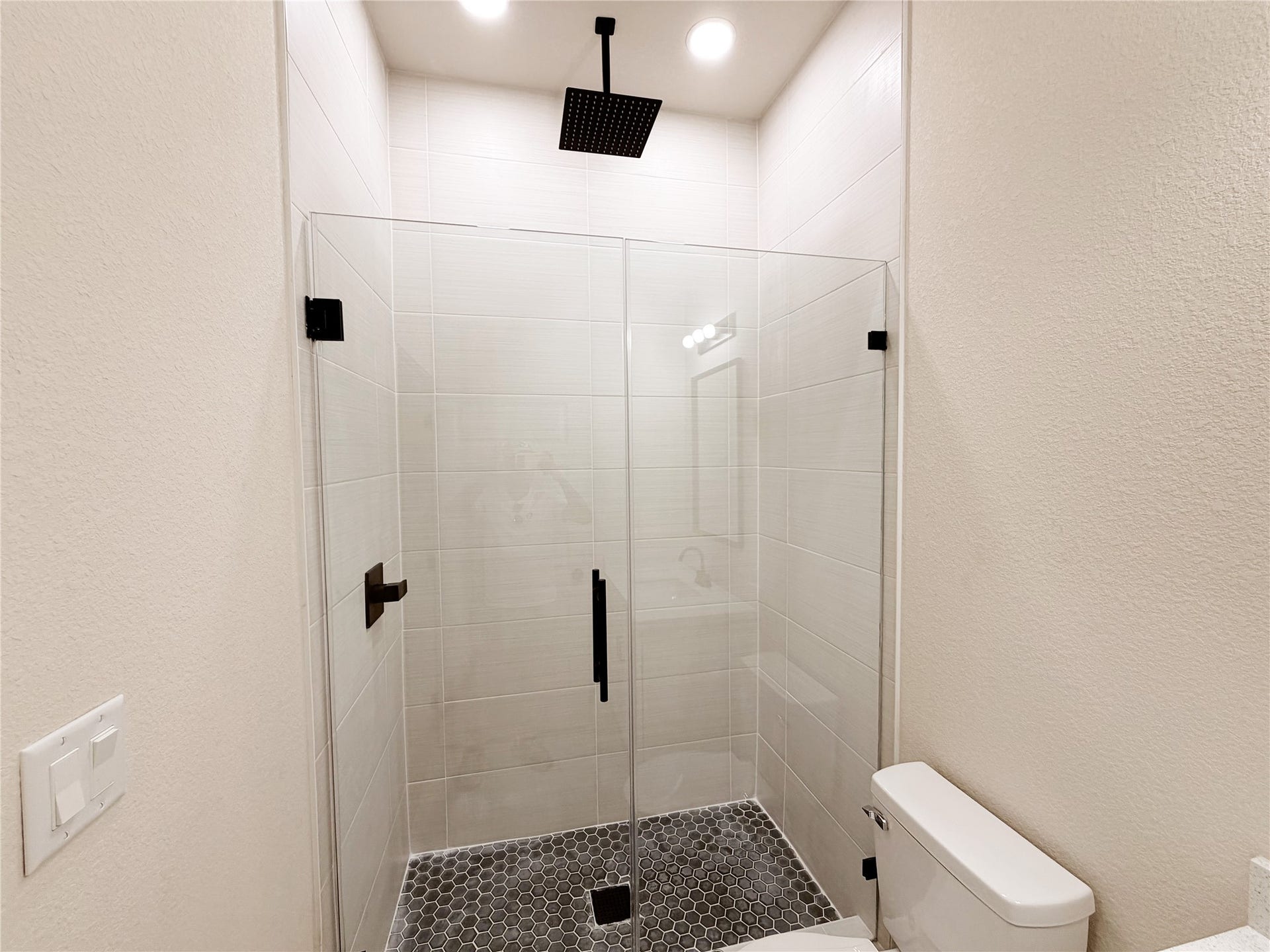 9744 & 9742 Garcroft A-B Street, Houston, TX 77029 9744 & 9742 Garcroft A-B Street, Houston, TX 77029