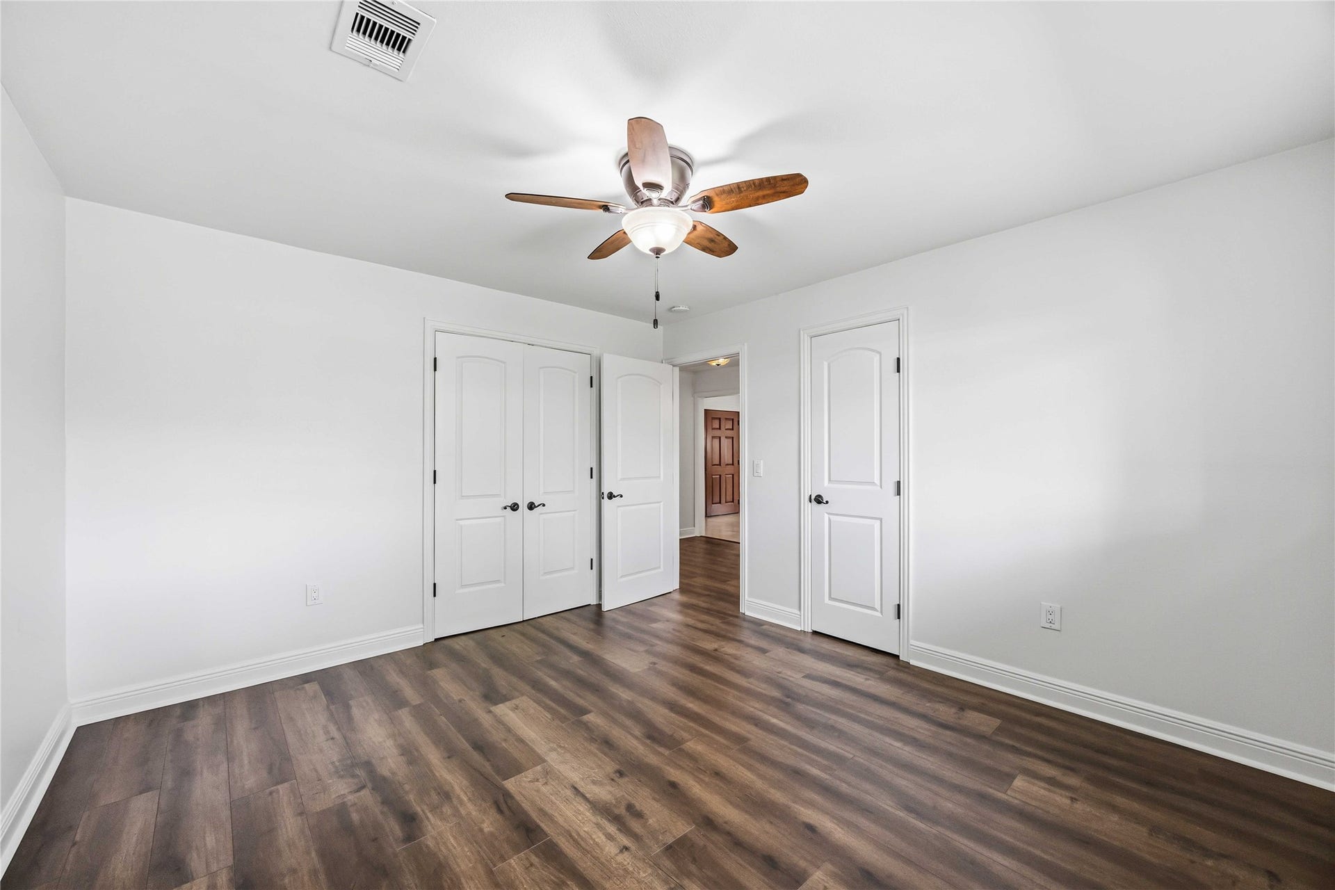 5722 N Braeswood Boulevard, Houston, TX 77096 5722 N Braeswood Boulevard, Houston, TX 77096