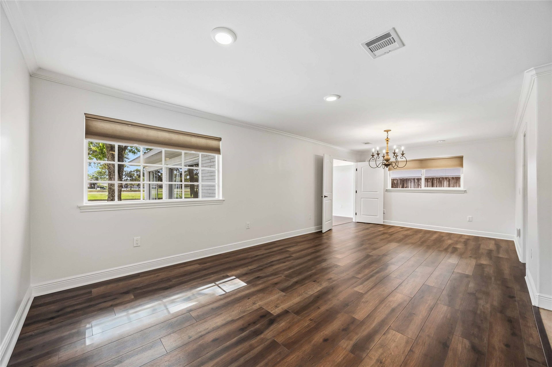 5722 N Braeswood Boulevard, Houston, TX 77096 Light, bright, & large dining or flex space!