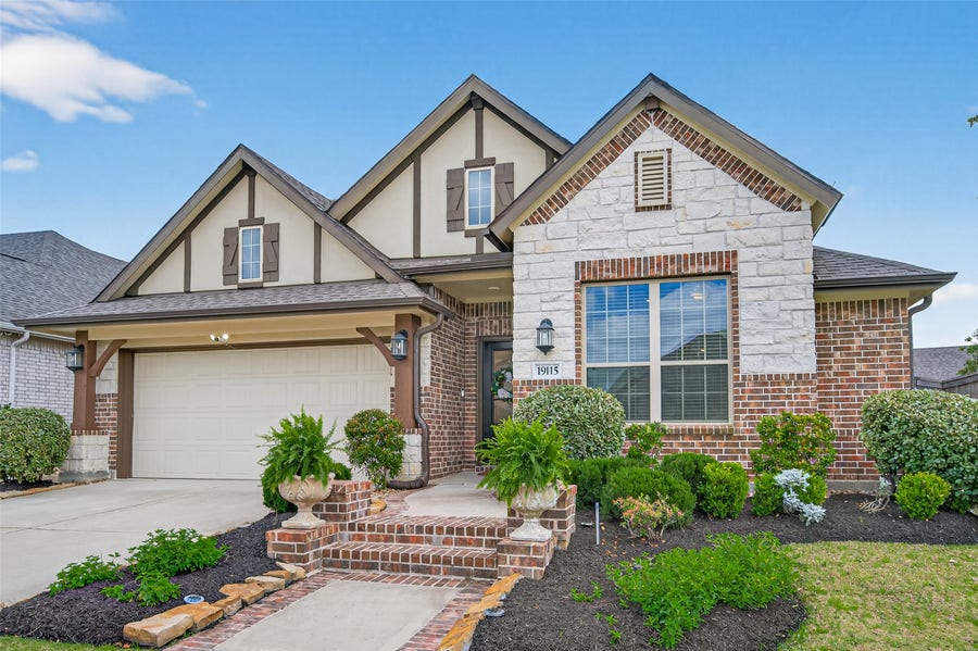 Property photo for 19115 Falkenstein Castle Way, Cypress, TX