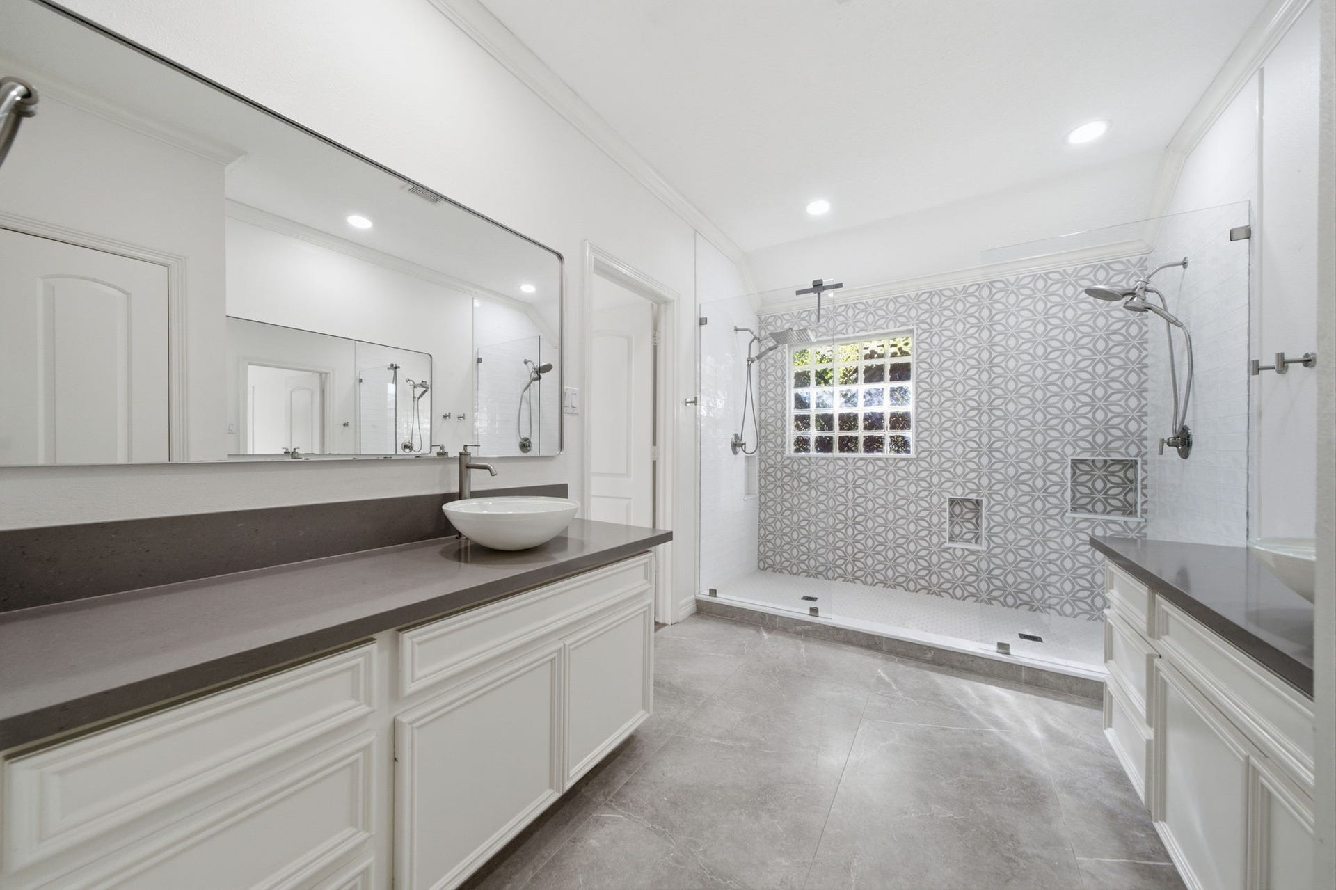 515 Pine Ridge Court, Friendswood, TX 77546 Primary Bath 2