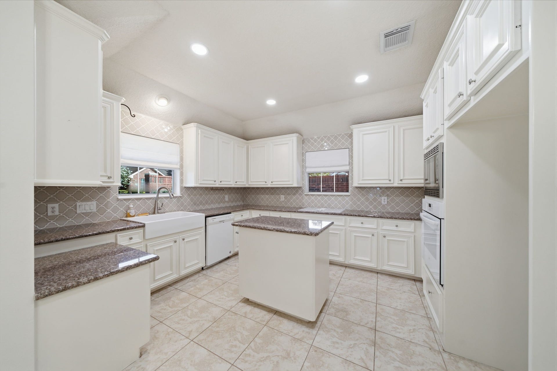 515 Pine Ridge Court, Friendswood, TX 77546 Kitchen 2