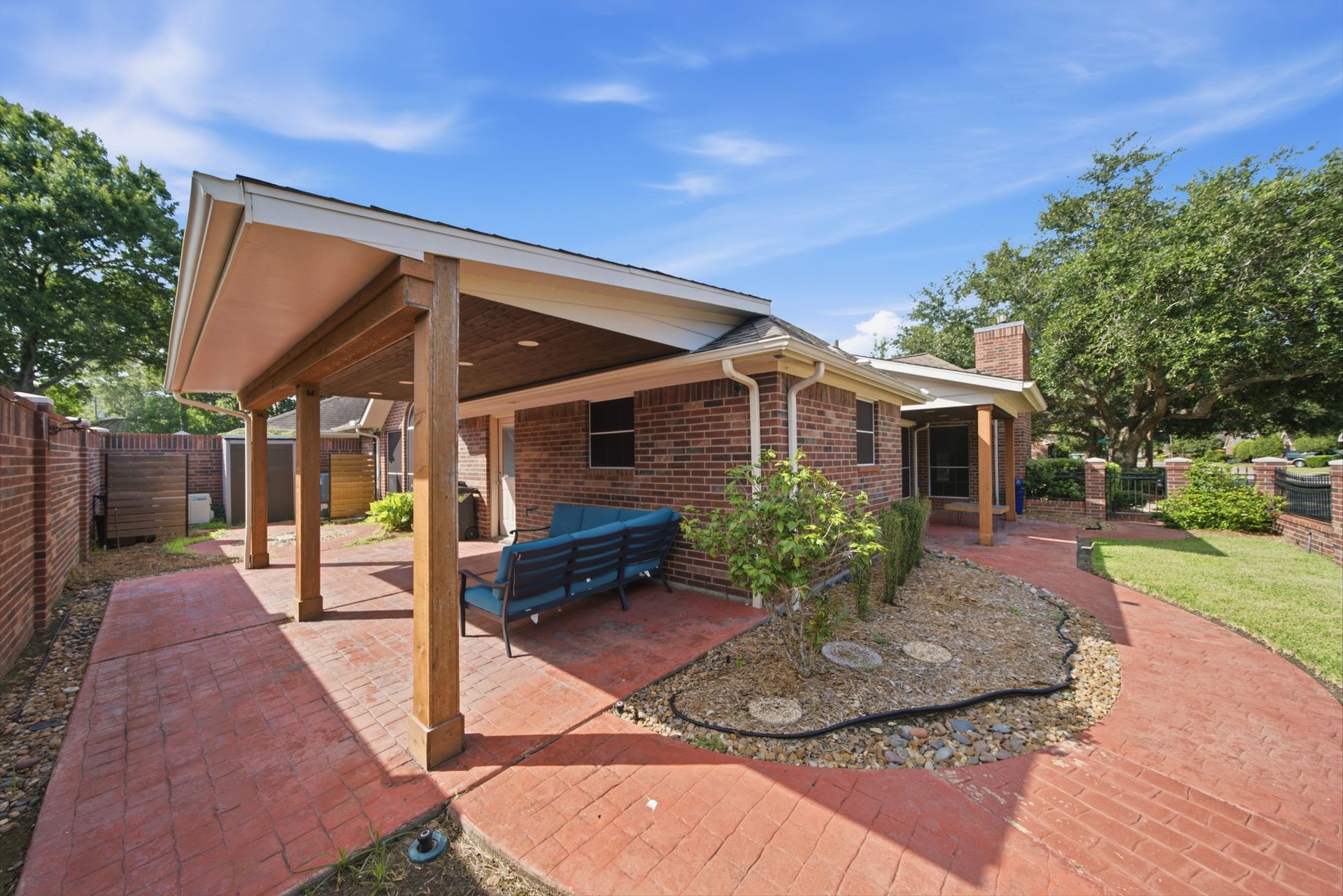 515 Pine Ridge Court, Friendswood, TX 77546 Back Porch