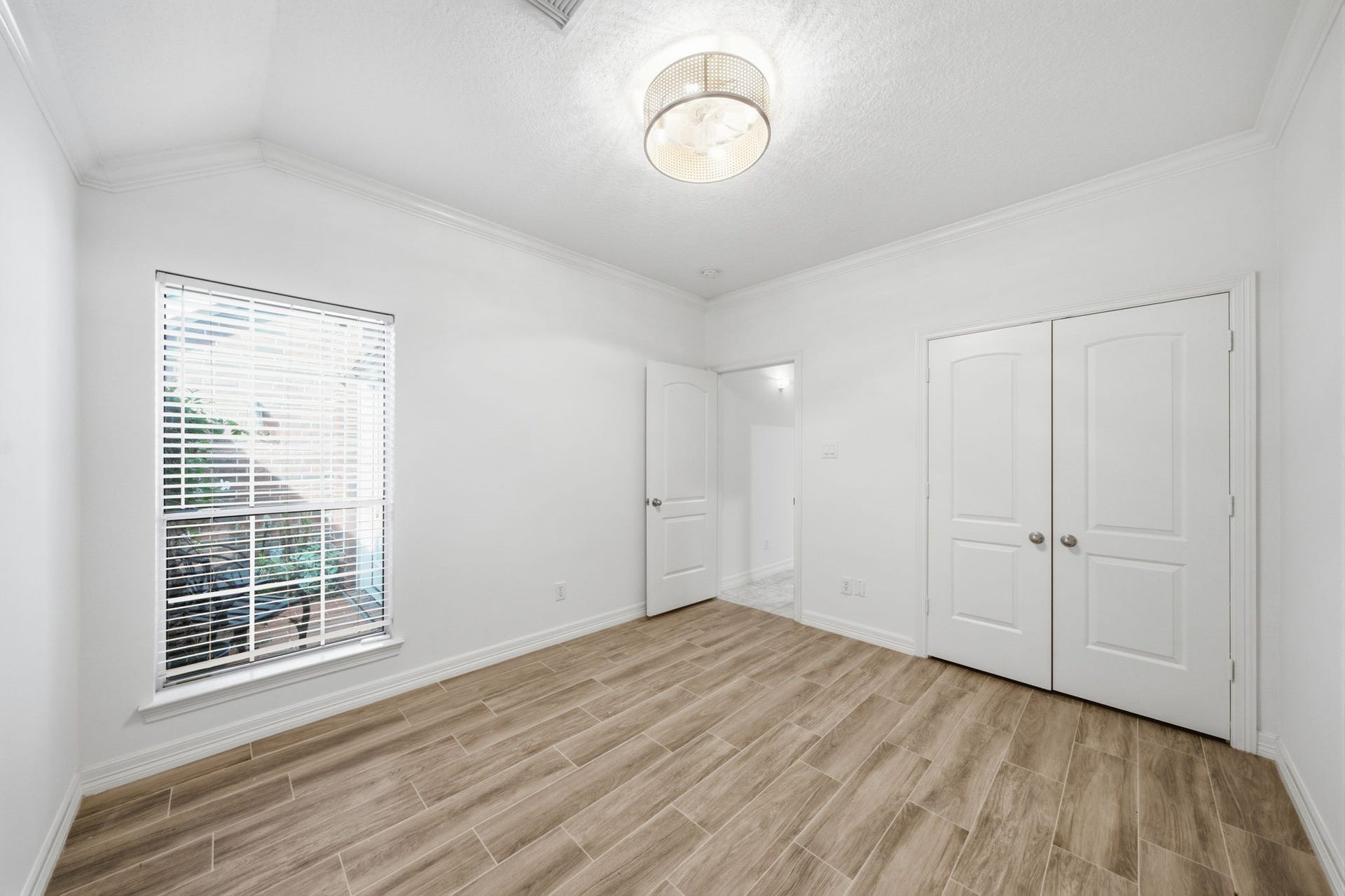 515 Pine Ridge Court, Friendswood, TX 77546 Bedroom 2