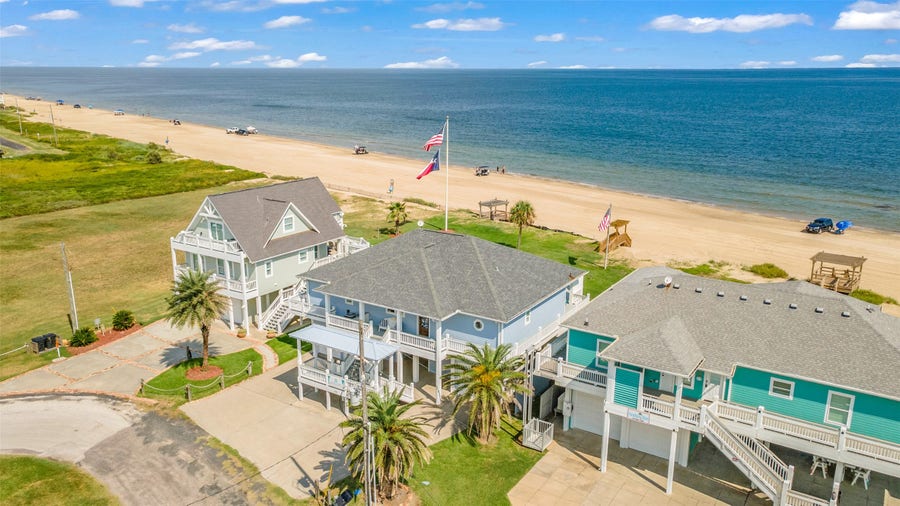 Property photo for 2728 Gillespie, Crystal Beach, TX