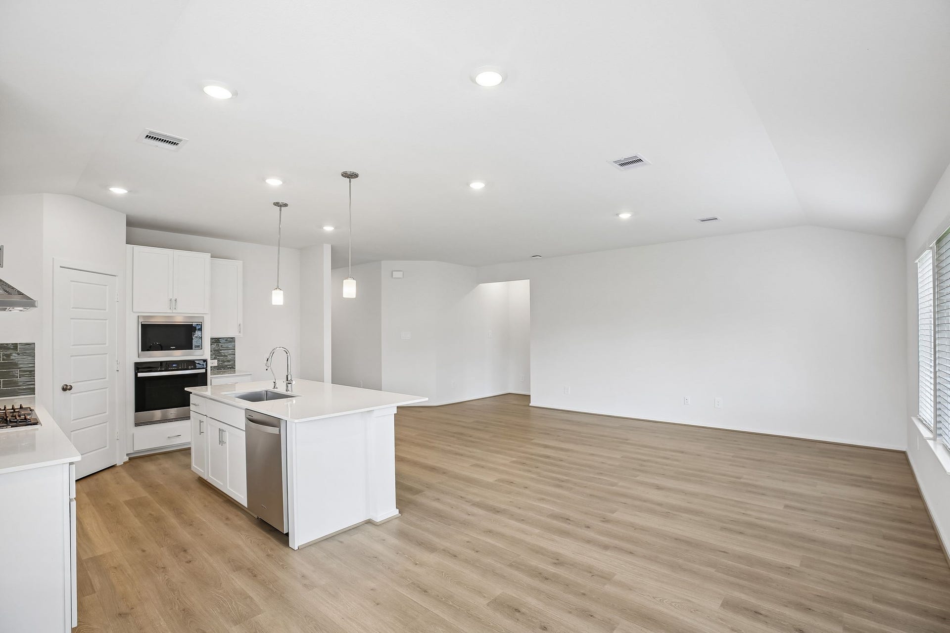 31102 Fermo Hills Lane, Huffman, TX 77336