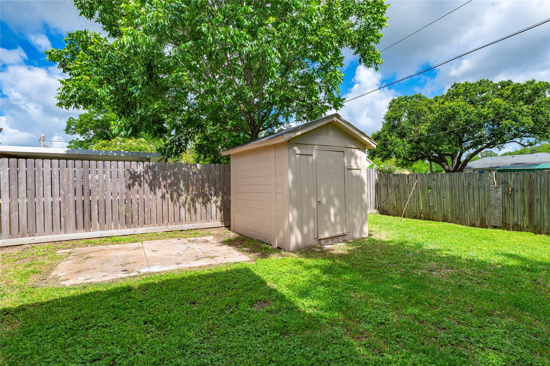 2402 21st Avenue N, Texas City, TX 77590 2402 21st Avenue N, Texas City, TX 77590