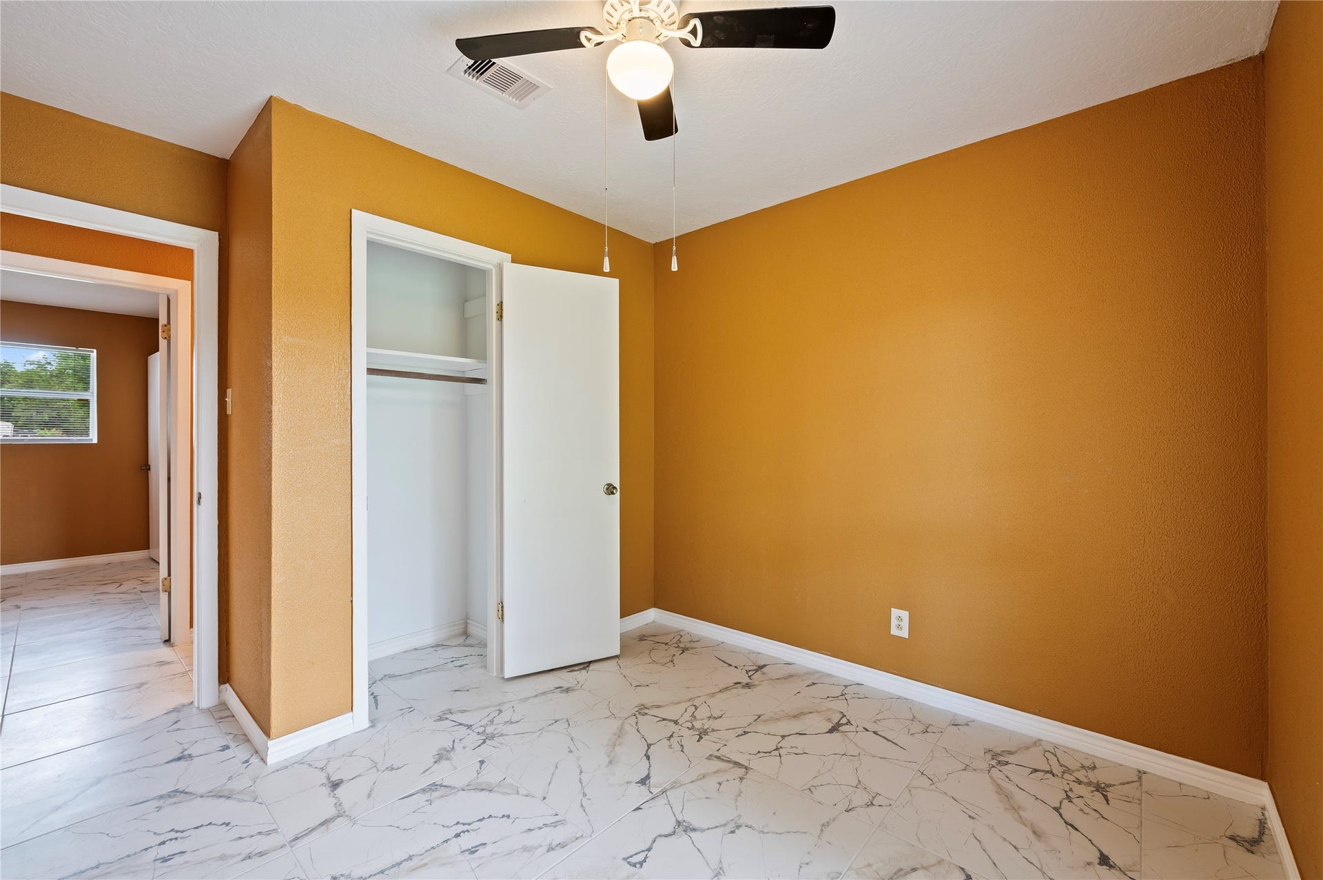 2402 21st Avenue N, Texas City, TX 77590 Second downstairs secondary bedroom