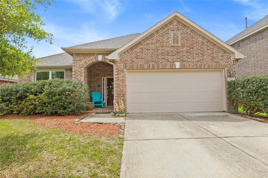 Property photo for 611 Orchid Hill Drive E, Conroe, TX