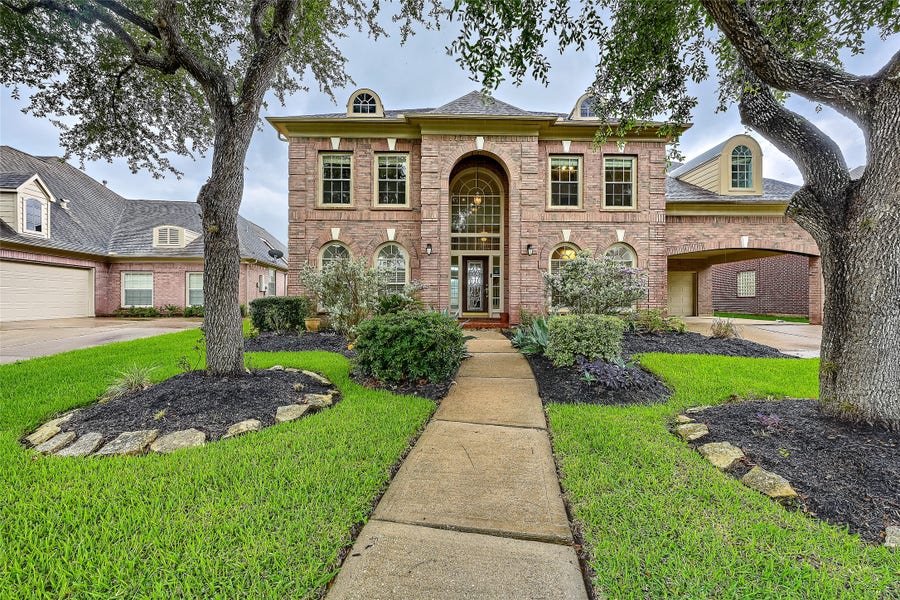 Property photo for 5906 Indian Hills Lane, Sugar Land, TX