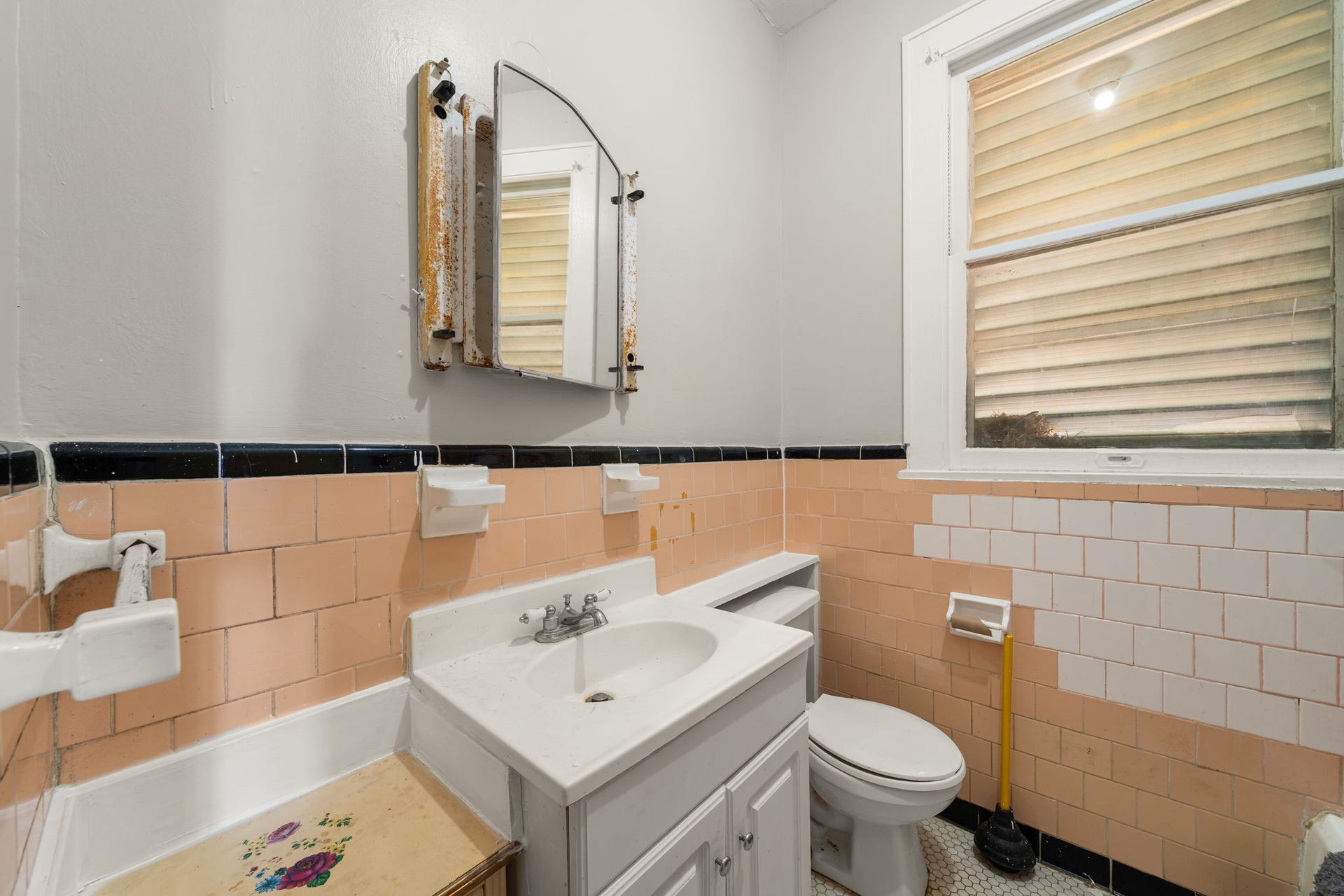 1408 Mechanic Street, Galveston, TX 77550 1408 Mechanic Street, Galveston, TX 77550