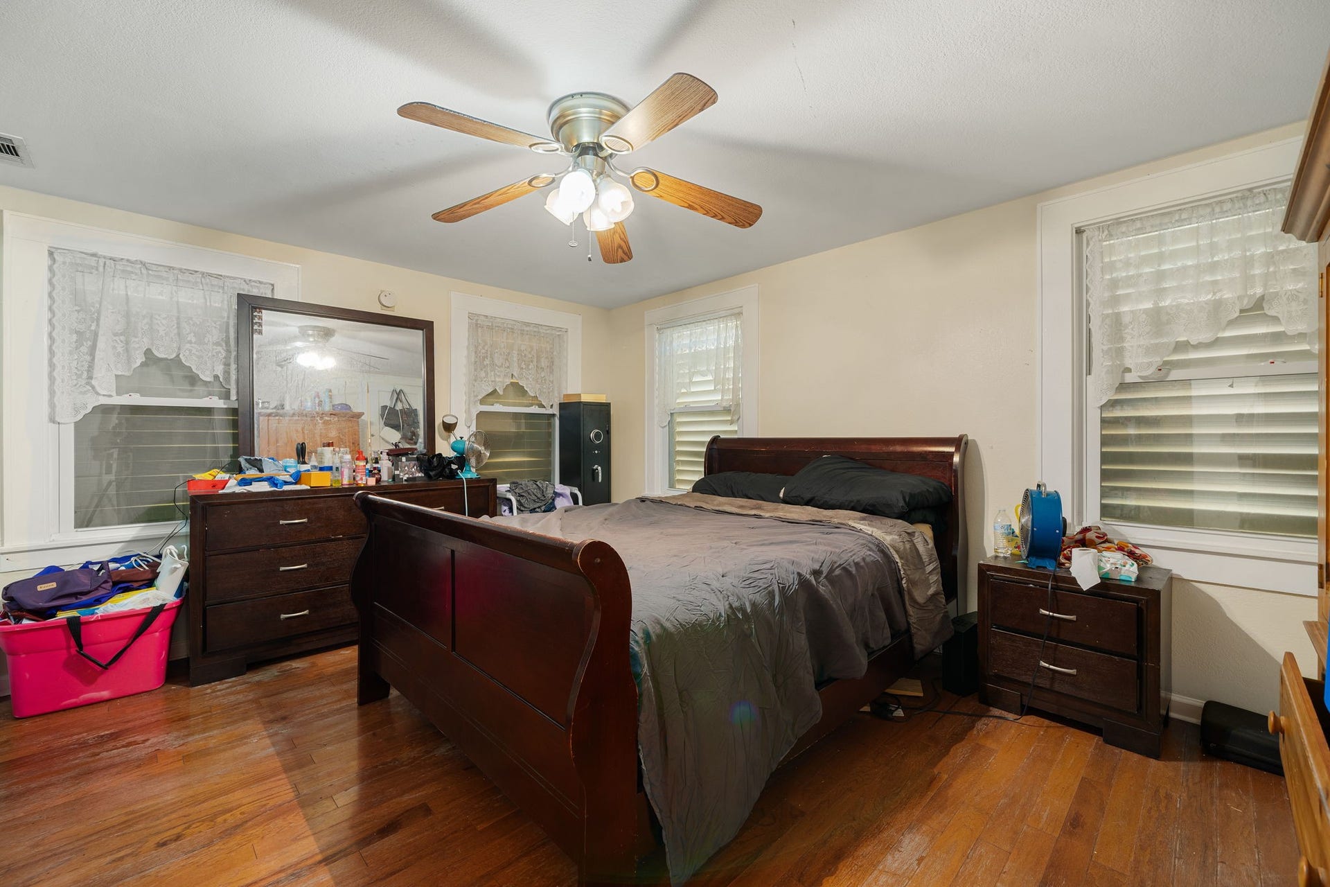 1408 Mechanic Street, Galveston, TX 77550 1408 Mechanic Street, Galveston, TX 77550