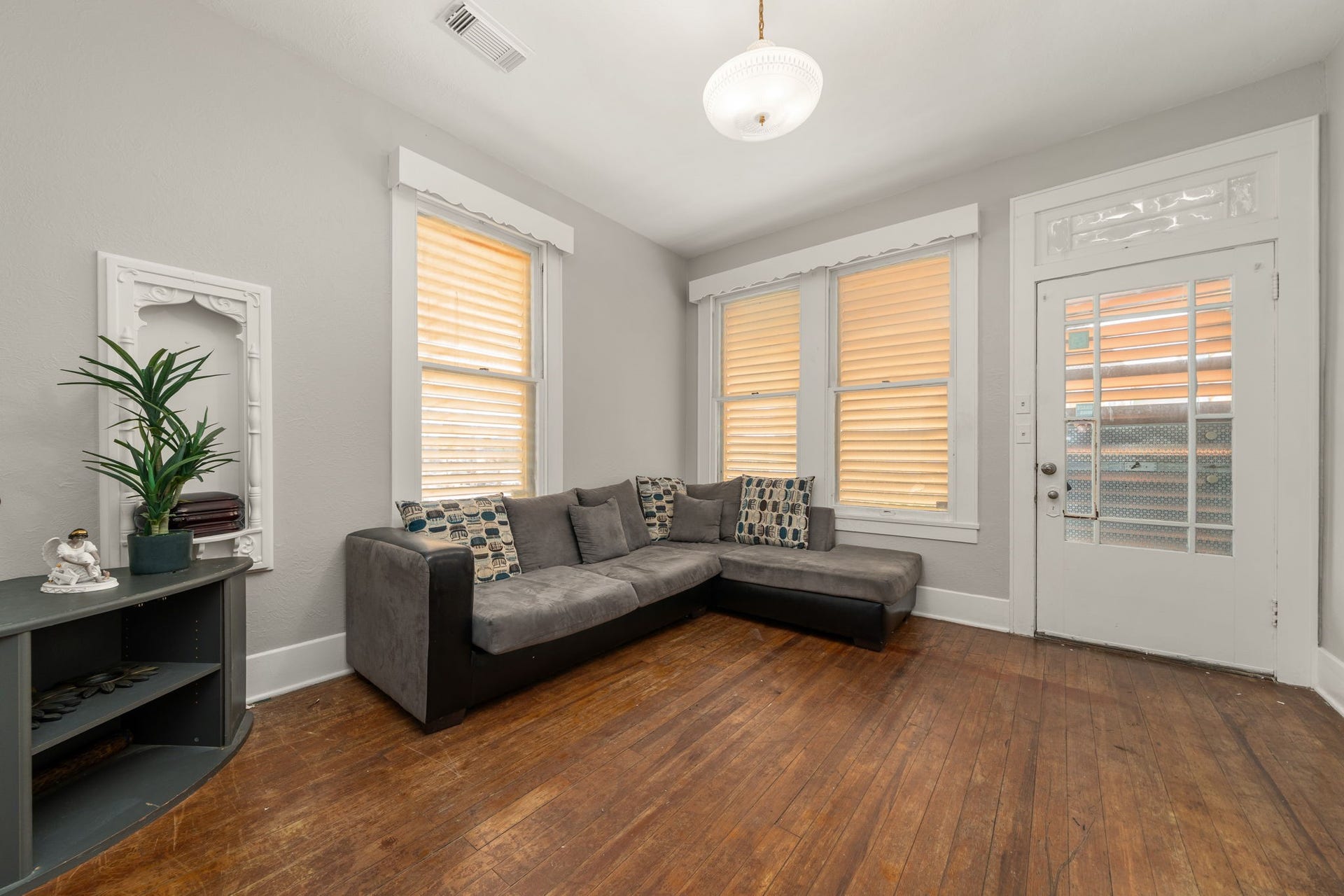 1408 Mechanic Street, Galveston, TX 77550 1408 Mechanic Street, Galveston, TX 77550