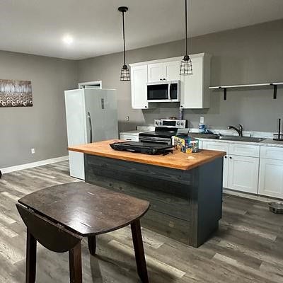 4005 County Road 612, Angleton, TX 77515 4005 County Road 612, Angleton, TX 77515
